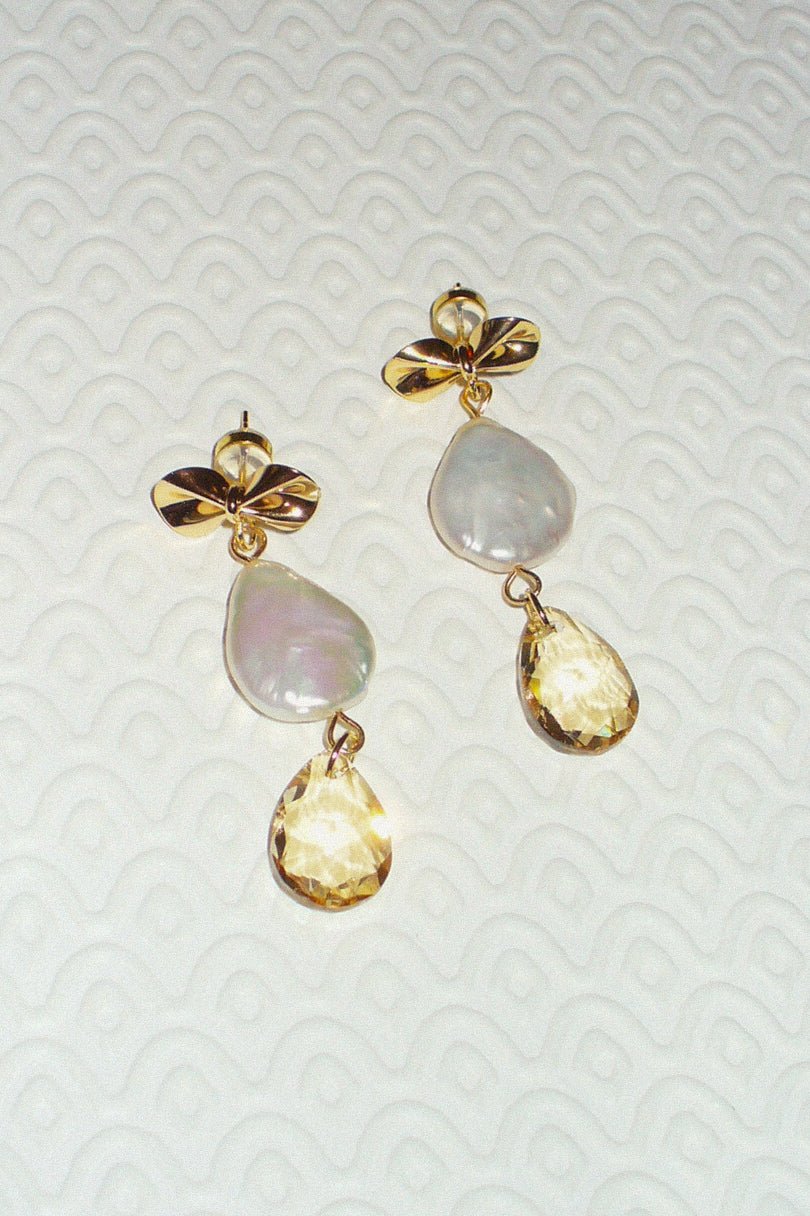 Flo Earrings – gold bow pearl drop bridal earrings