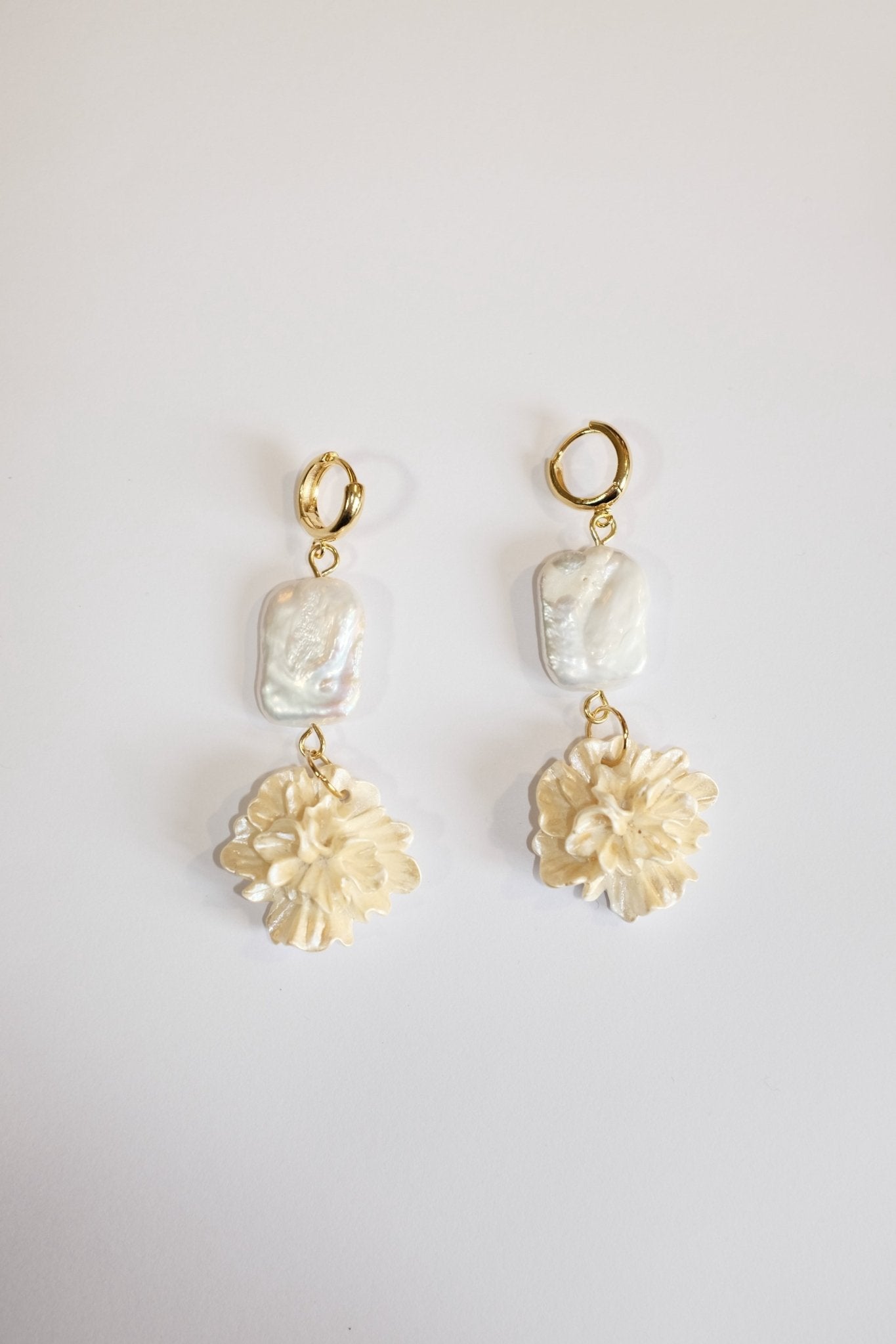 Sample Sale - 2 - Peony with keshi pearl hoops - blóma!blóma!Sample