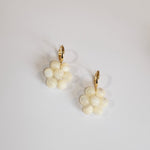Sample Sale - 3 - Shell bead daisy earrings - blóma!blóma!Sample